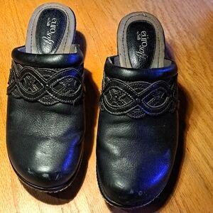 Eurosoft leather clogs,black with tiny stud detailing.